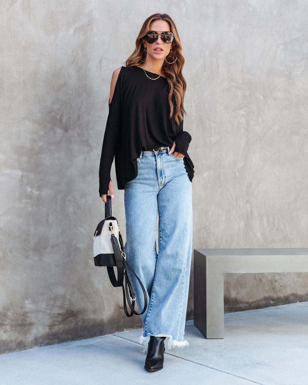 Frayed-Hem Wide-Leg Jeans