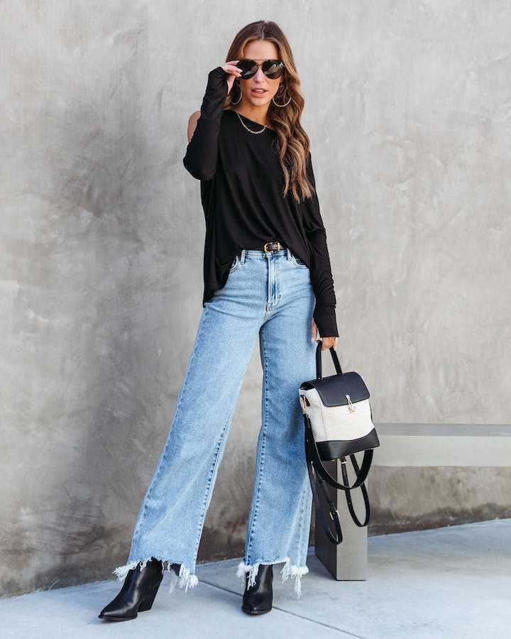 Frayed-Hem Wide-Leg Jeans