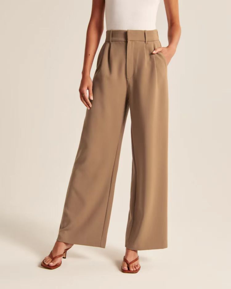 Pleated Wide-Leg Pants
